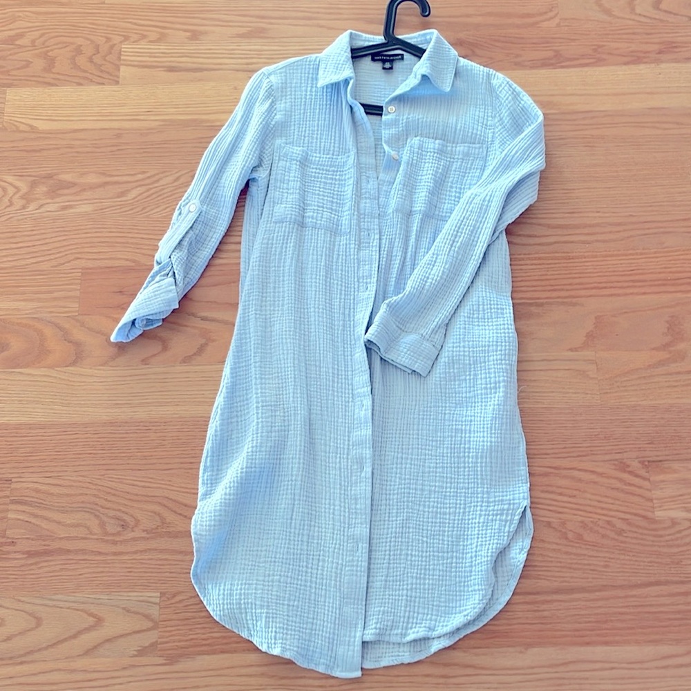 NWOT Woven muslin button up shirt